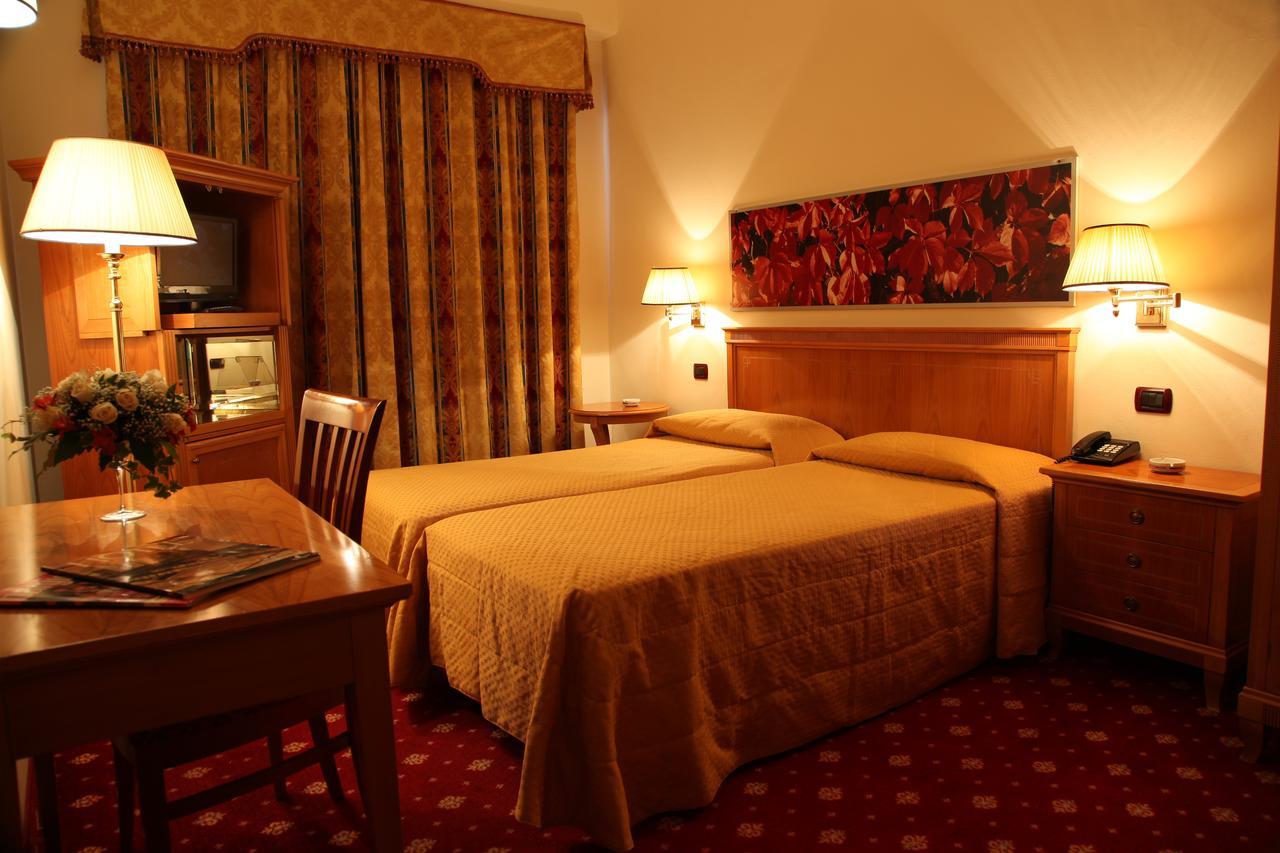 Albergo Ristorante Da Domenico Monte San Savino Kültér fotó