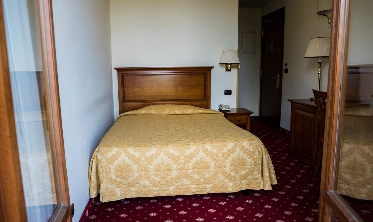 Albergo Ristorante Da Domenico Monte San Savino Kültér fotó